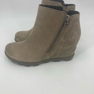 Sorel Joan of Arctic Wedge II Zip Waterproof Boot Tan Leather Size 9